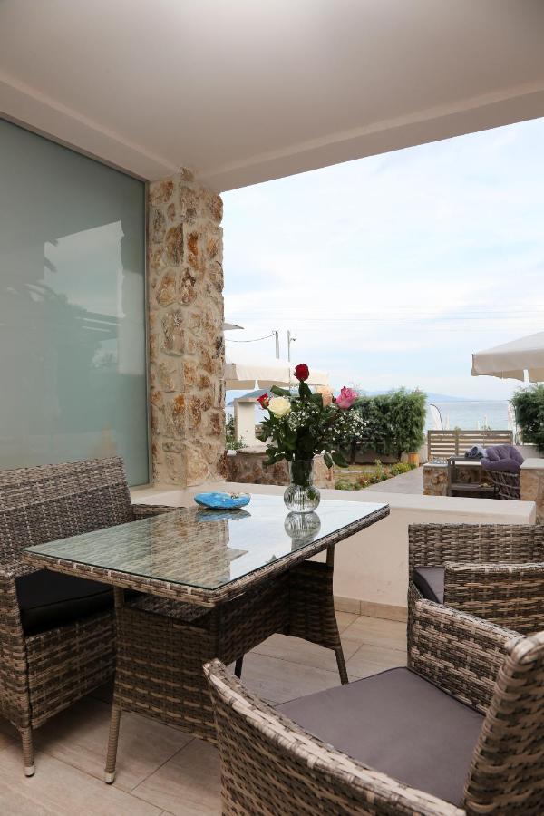 Steleni Seaside Apartments Nea Iraklitsa Exterior photo