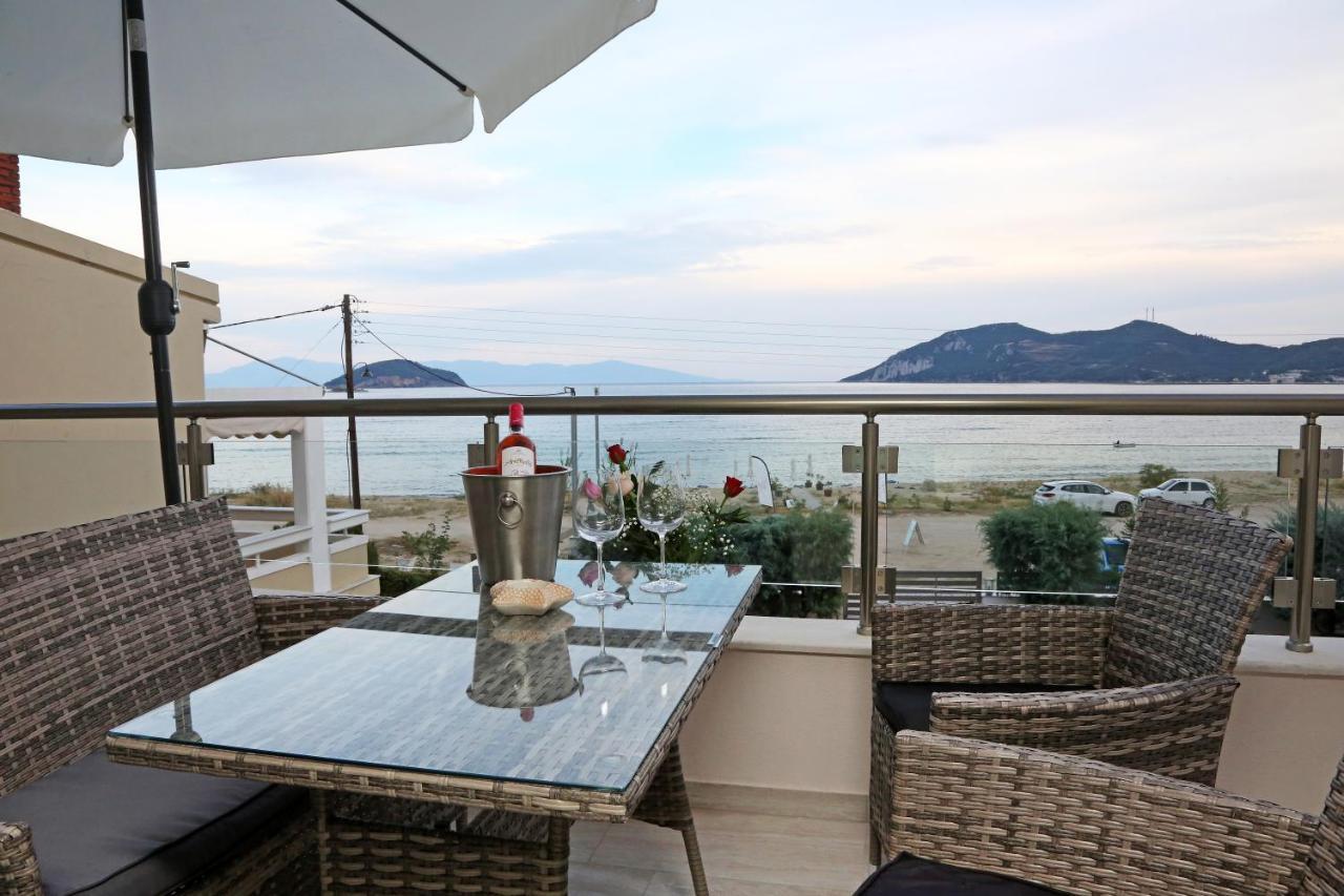 Steleni Seaside Apartments Nea Iraklitsa Exterior photo